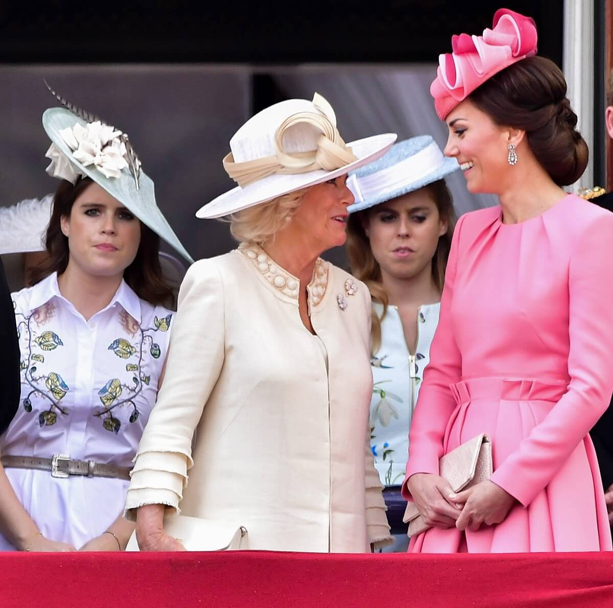 Does Video of Princess Eugenie Pushing Kate Middleton Out of the Way ...
