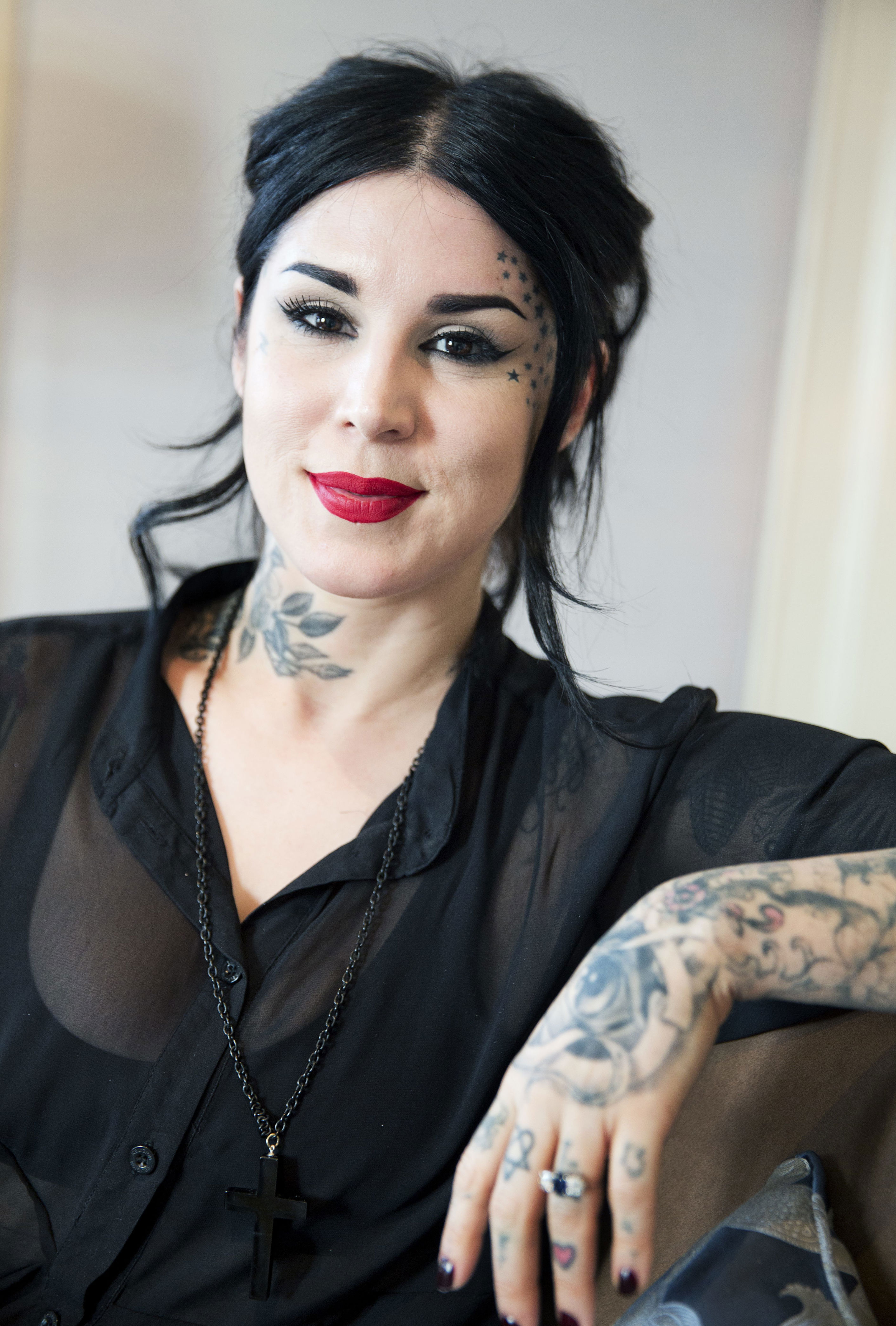 Mina von d. Кейт фон ди. Kat von de. Kat von d album. Mina von d актриса.