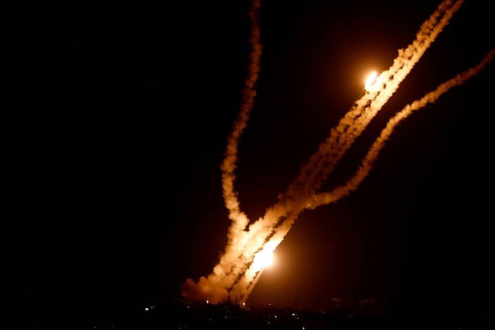 rentetan roket ditembakkan dari gaza, 3 tentara israel tewas