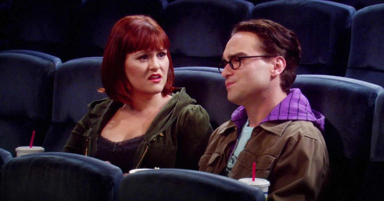 Johnny Galecki and Sara Rue from The Big Bang Theory