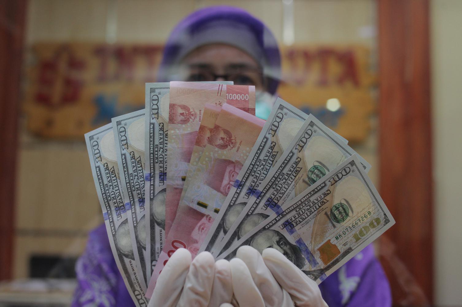 Rupiah Dibuka Melemah Ke Level 15.625 Per Dolar AS