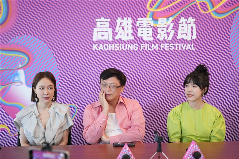 尹馨（左起）、導演王育麟、王允之暢談拍片細節。（圖／高雄電影節提供）