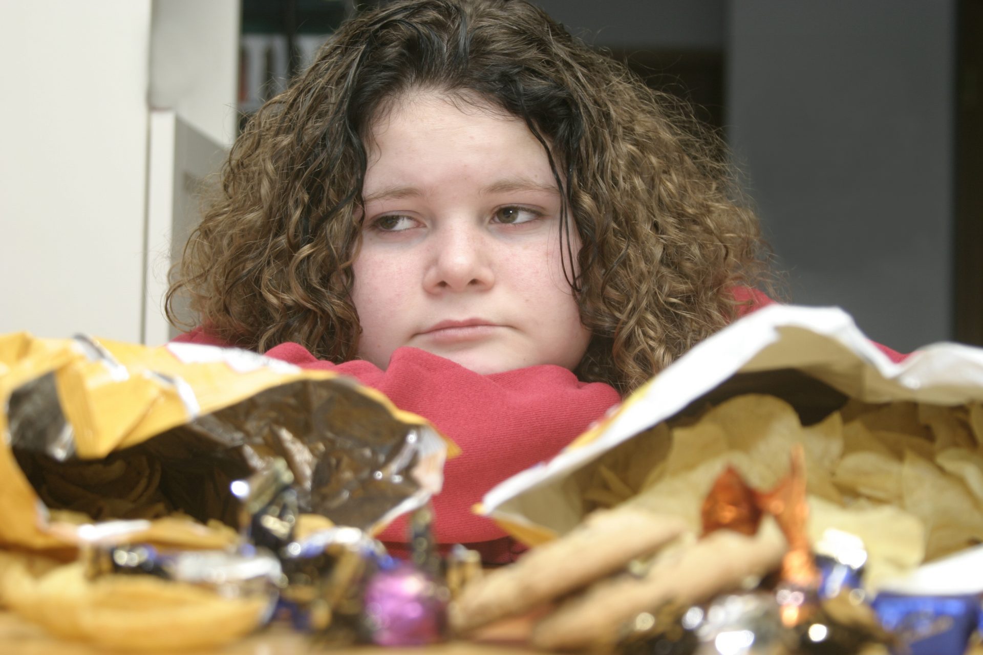 Внуки страдают. Девочки страдающие ожирением. Дети страдающие ожирением. Ожирение у детей и подростков. Детское ожирение девочки.