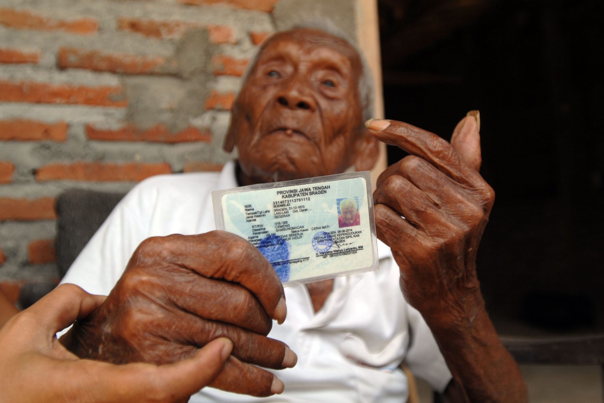 Живущий 600 лет. Самый старый человек в мире Мбах. Ли Цинъюнь.