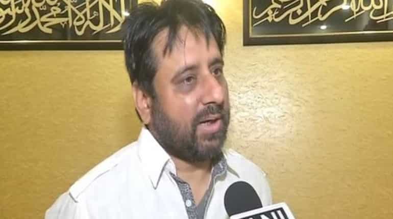 waqf board case: aap attacks centre after ed 'arrests' amanatullah khan