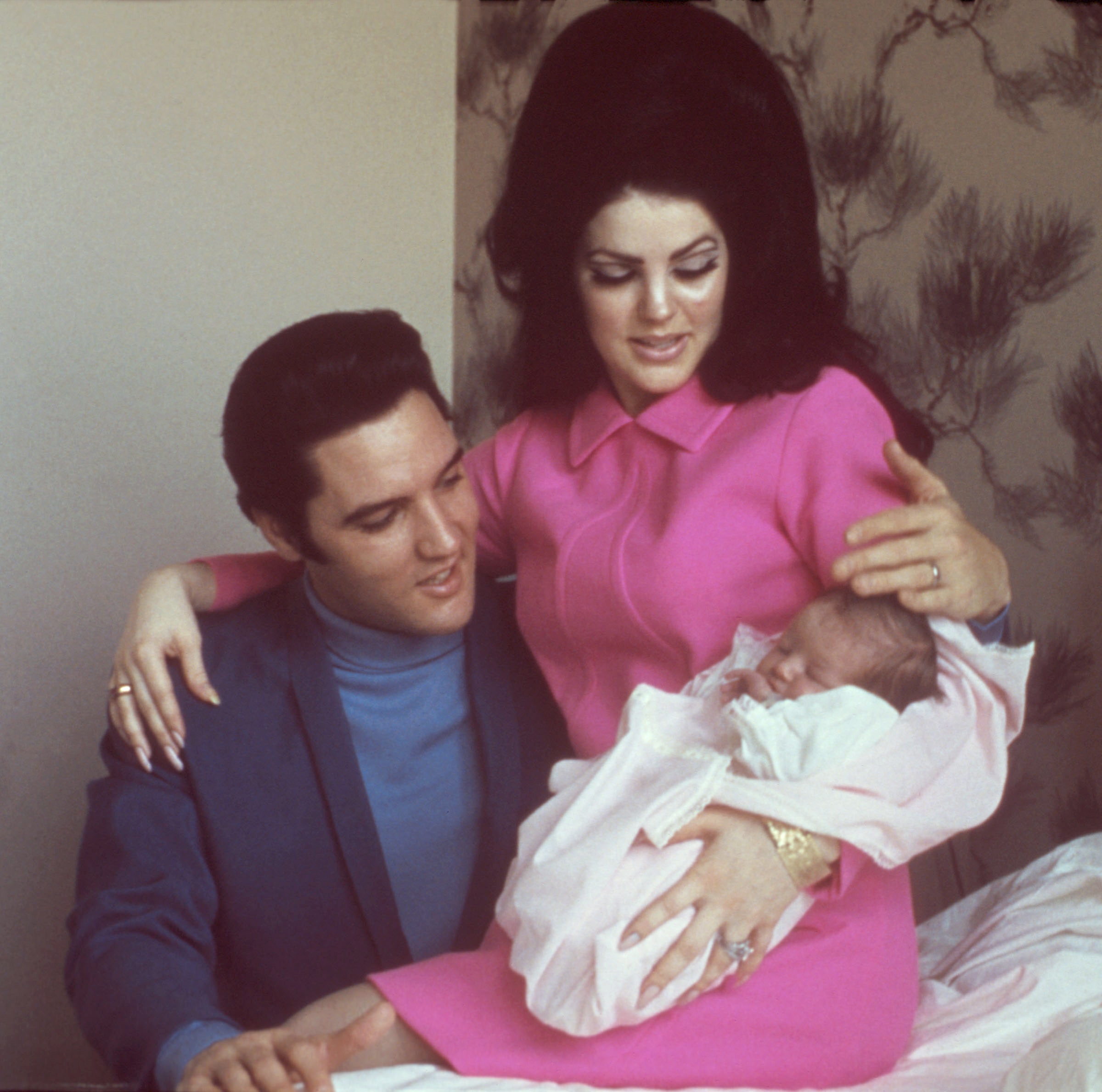 Elvis Et Priscilla Presley Lhistoire Dun Amour Tumultueux 