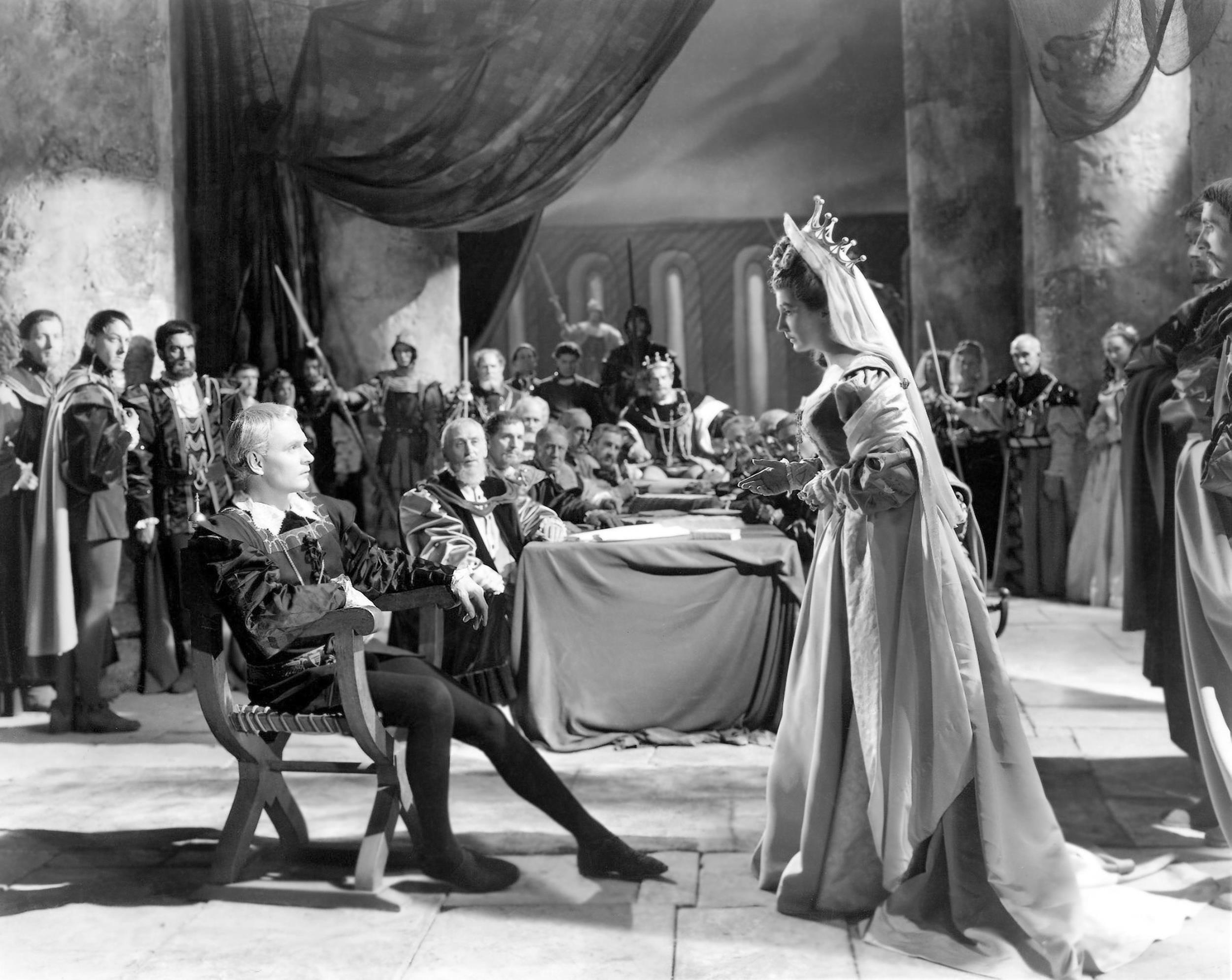 Сцены из московской жизни. Лоуренс Оливье Гамлет. Экранизации Шекспира Гамлет 1948.