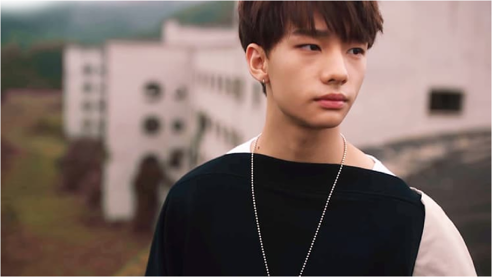 Хван хенджин из stray kids. Stray Kids Хюн. Stray Kids Хёнджин операция. Хён Джин 2021. Hwang Jin-ho.