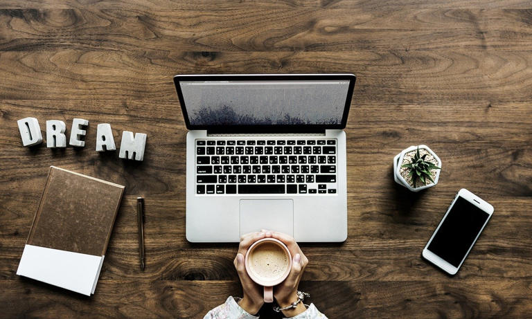 As a writer or blogger, it’s really helpful to know which platforms writers can make the best money from. Here's how to make money writing from anywhere.