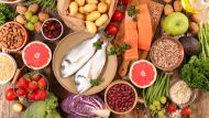 no son las frutas: los tres alimentos ricos en fibra que ayudan a combatir el colesterol malo y debes comer