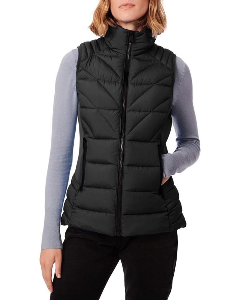 10 Best Women’s Travel Vests For Style, Safety And Smarter Travel
