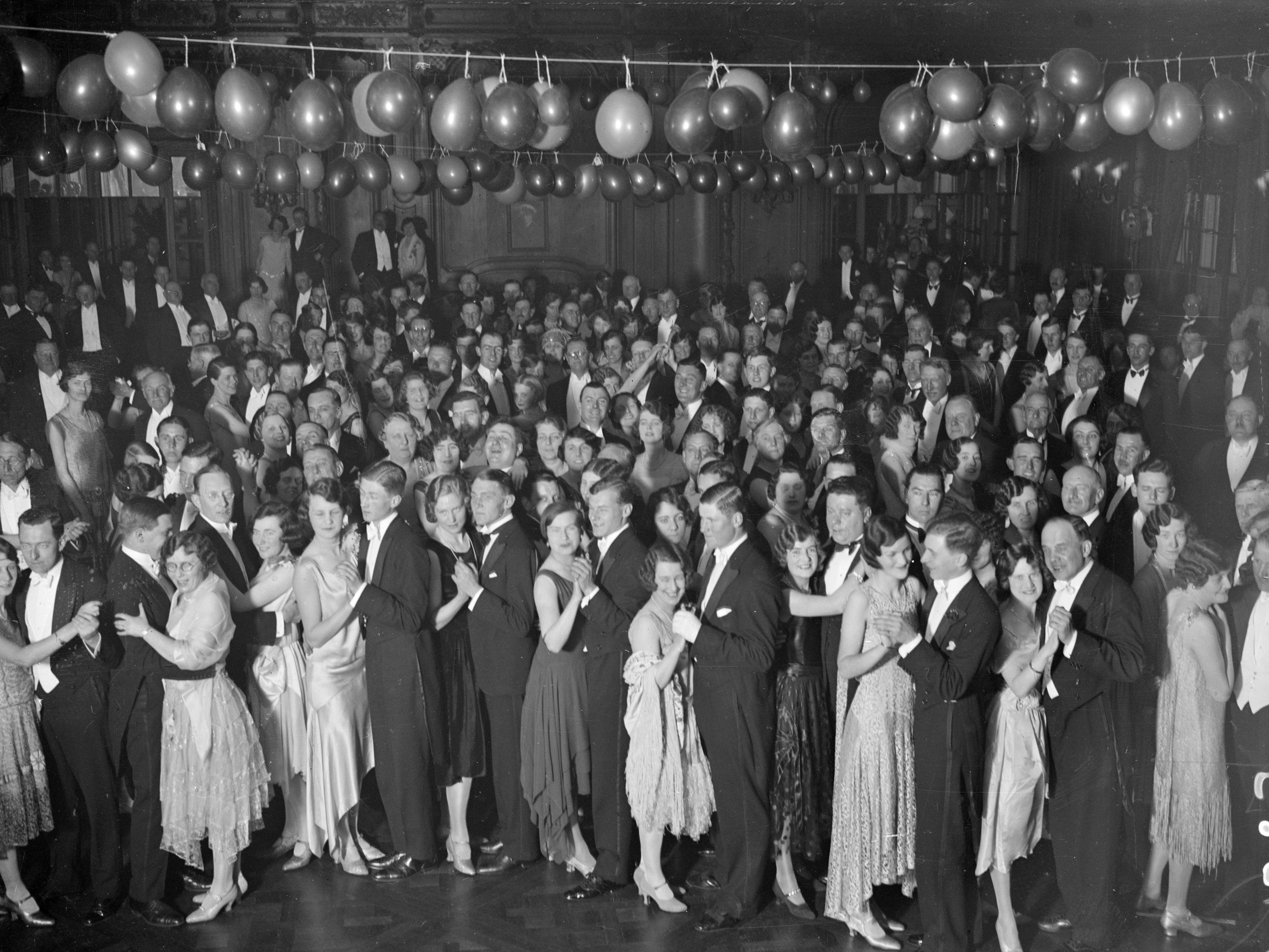 <p>Guests wore gowns and tuxedos on the dance floor. On <a href="https://www.insider.com/biggest-packing-regret-on-my-first-cruise-formal-dress-2023-7">modern cruise ships</a>, dress codes aren't enforced.</p>