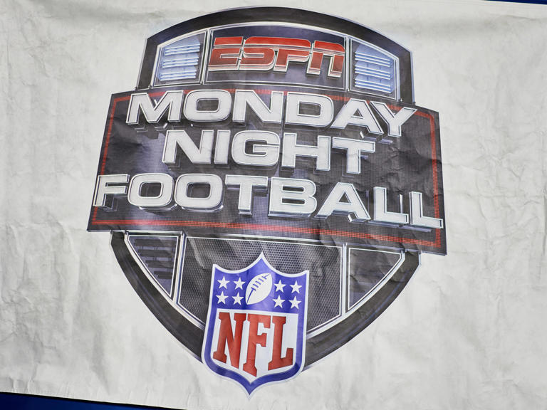 Where to watch Monday Night Football free live streams