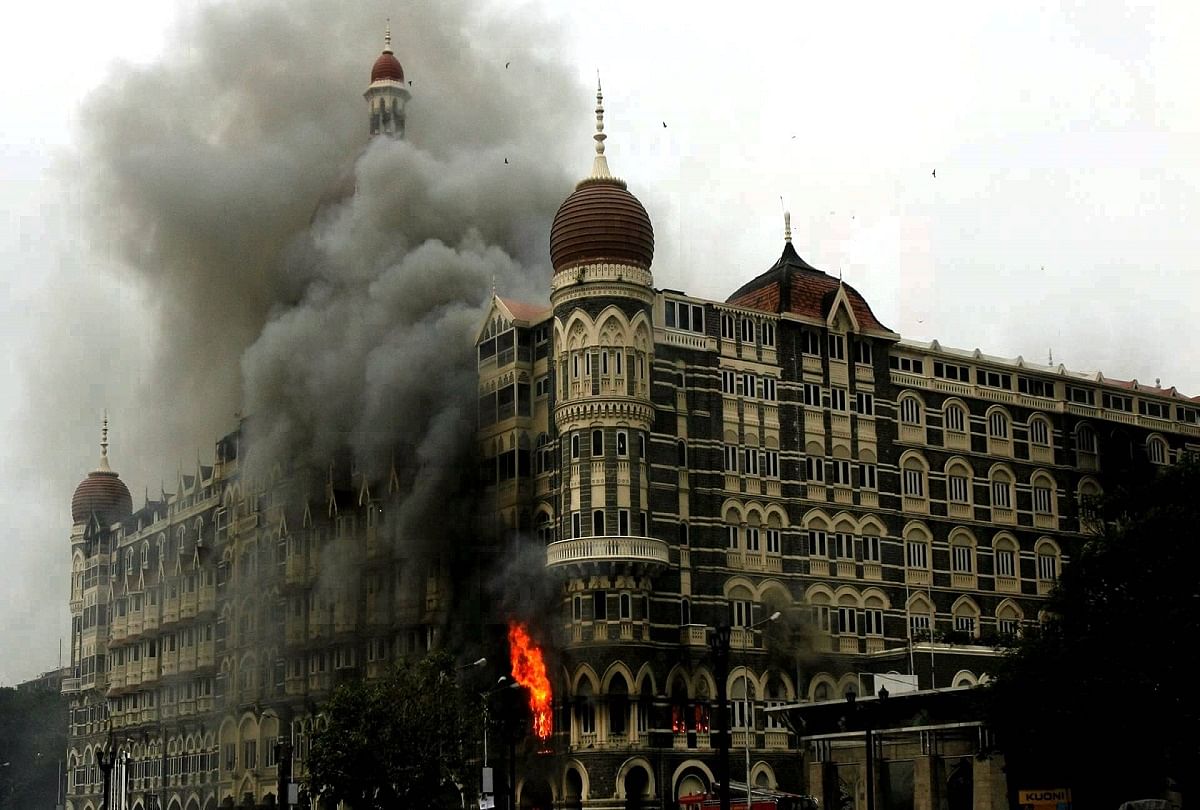 Отель мумбаи сколько погибло. Отель Мумбаи теракт 2008. Теракт в Индии 2008 отель Тадж Махал. Мумбаи 2008 Тадж Махал теракт.