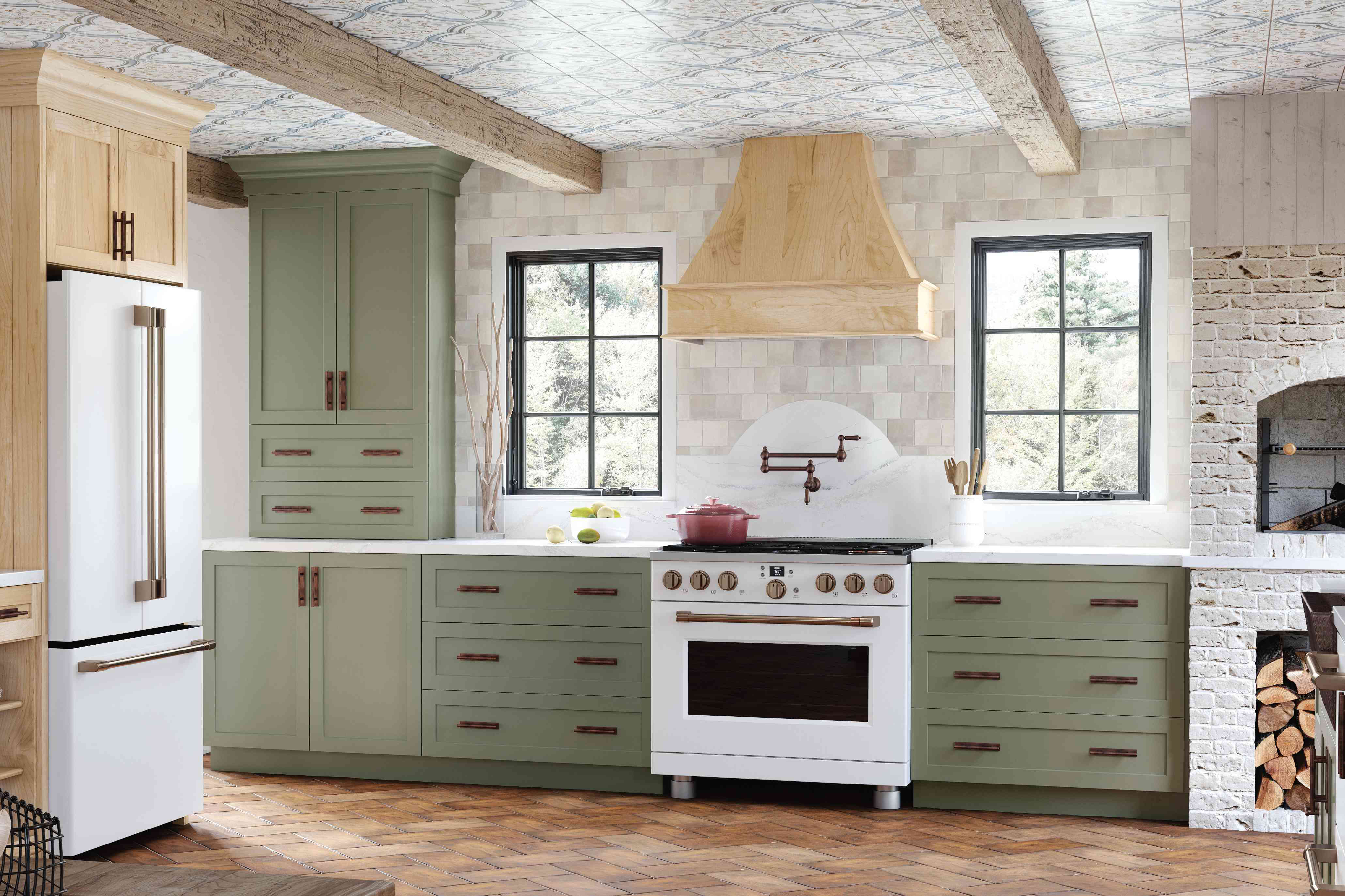 6 Kitchen Cabinet Trends You’ll See in 2024, According to Top Manufacturer