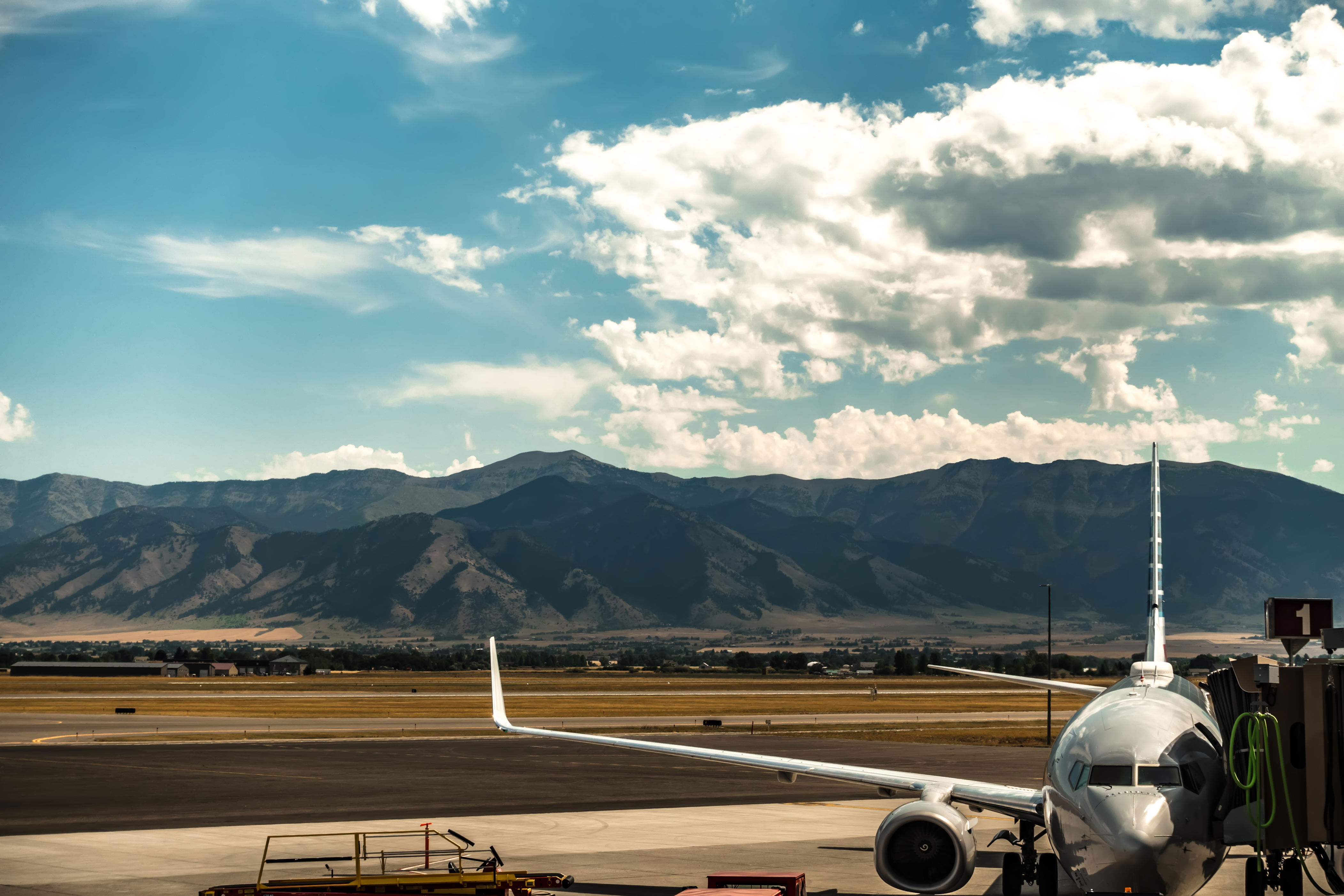 The Most Scenic Airport In Montana Is A Stunning Landscape   AA1hjcbu.img