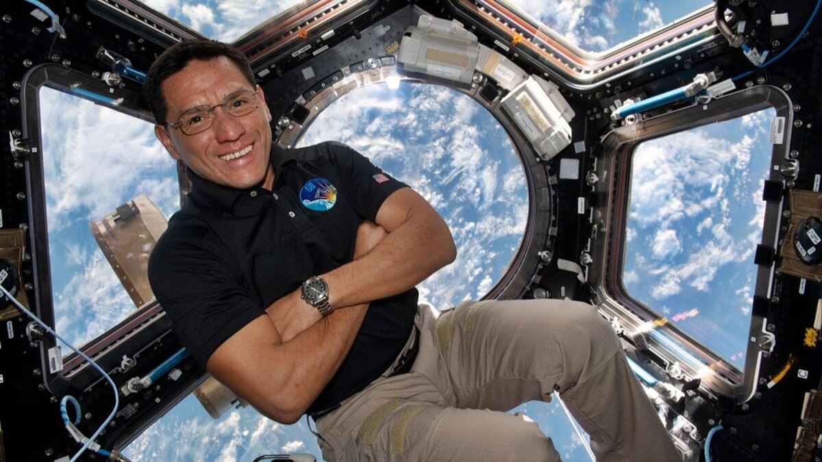 Recordsetting US astronaut, stuck in space, to return home today