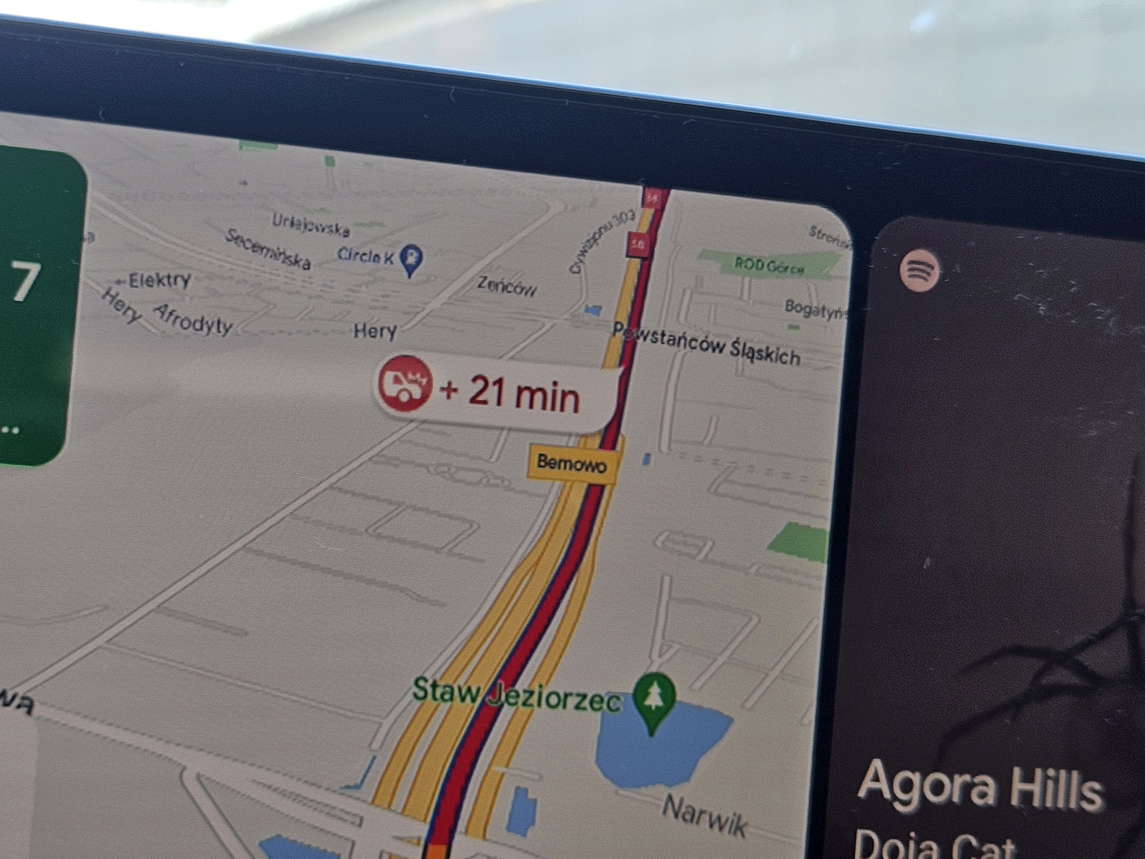 nowość w google maps. zamiast autem dotrzesz na miejsce rowerem lub autobusem