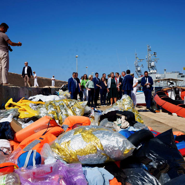 Italiens Premierministerin Giorgia Meloni und EU-Kommissionspräsidentin Ursula von der Leyen beim Besuch auf Lampedusa. Meloni drängt die EU zu einer härteren Migrationspolitik.