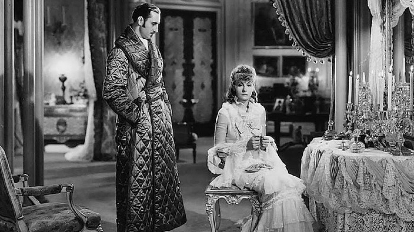 <p><strong>> Starring:</strong> Greta Garbo, Fredric March, Freddie Bartholomew, Maureen O'Sullivan</p> <p>Based on the tragic Tolstoy novel of the same name, "Anna Karenina" concerns the personal and public repercussions when an unhappily married woman has an affair with a handsome military officer in 19th-century Russia. </p>