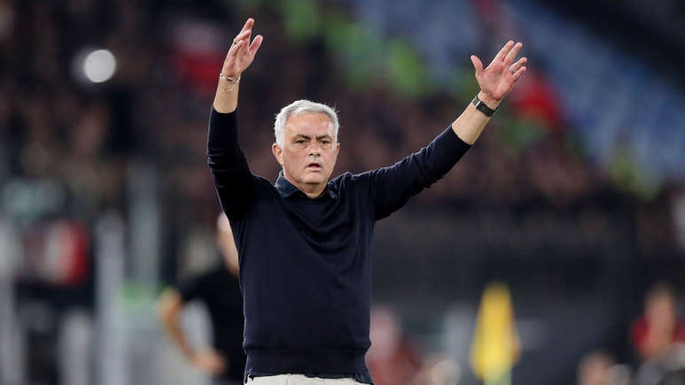 Roma in caduta libera, Mourinho rischia grosso: pronto il sostituto. Foto