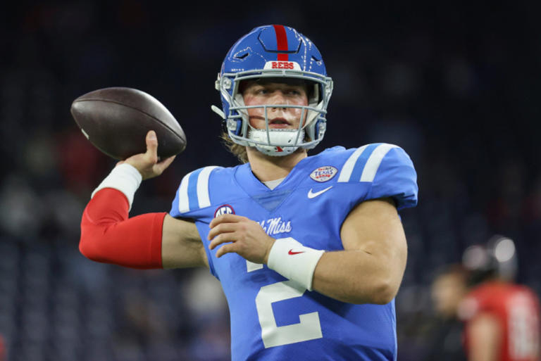 Ole Miss QB Jaxson Dart Signs NIL Deal With Private Jet Company