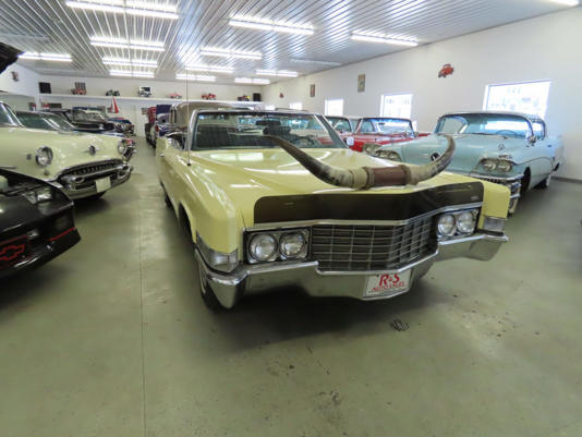 100 classic cars up for auction at Iowa speedway - General Discussion