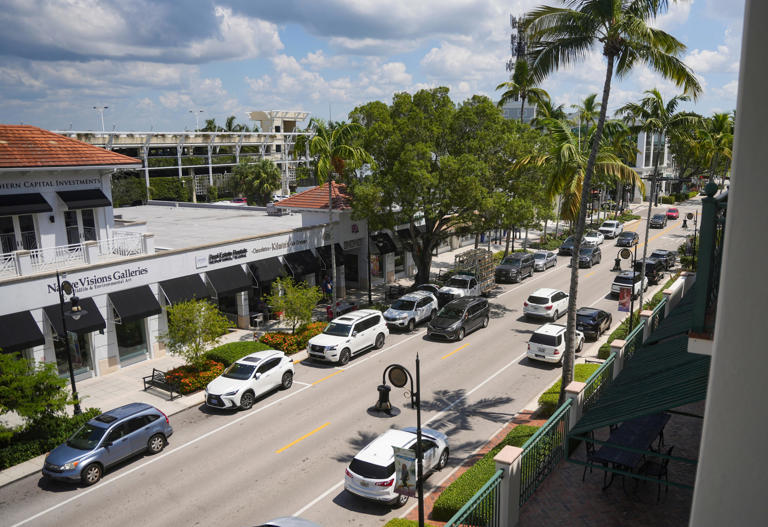 Cars on 5th What to know about the annual Naples car show