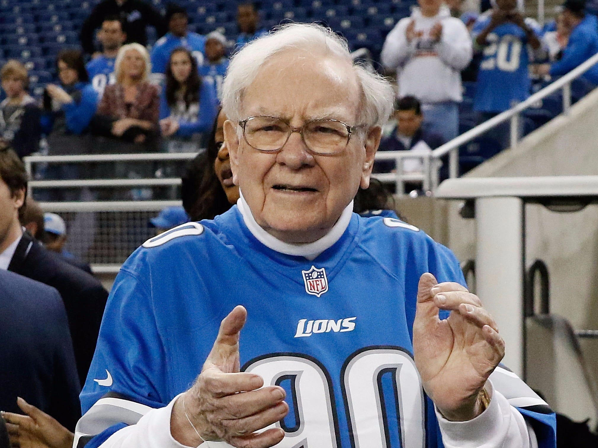 Warren Buffett Lost A Bet On A College Football Game He Paid Up By Shipping A Decades Old 5