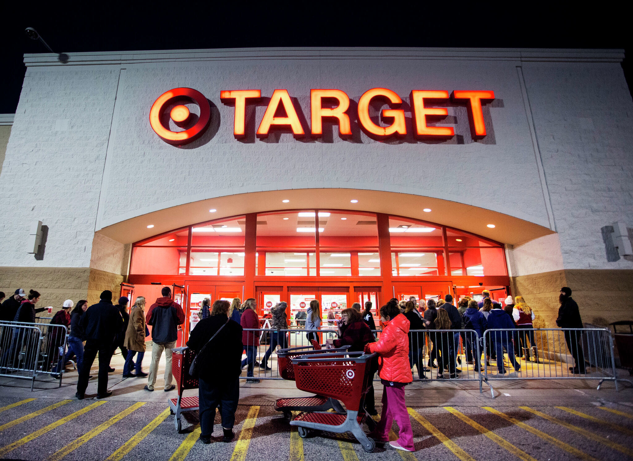 Is Target open on Thanksgiving 2023?