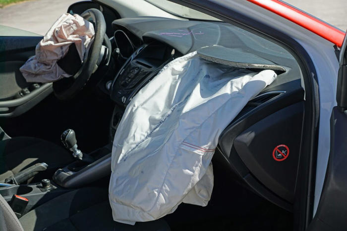 toyota richiama 145.000 auto per colpa degli airbag difettosi