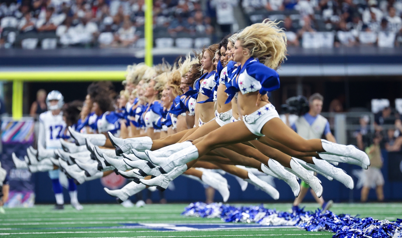 Черлидинг 2023. Чирлидер Даллас ковбойз. Dallas Cowboys cheerleaders. Черлидеры команды Даллас ковбойз. Чирлидерши Даллас ковбойз 1990.