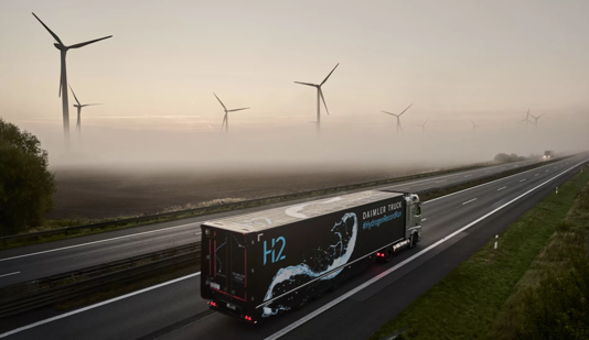 Waterstofvrachtwagen Mercedes-Benz rijdt 1.047 kilometer op een volle tank vloeibaar waterstof
