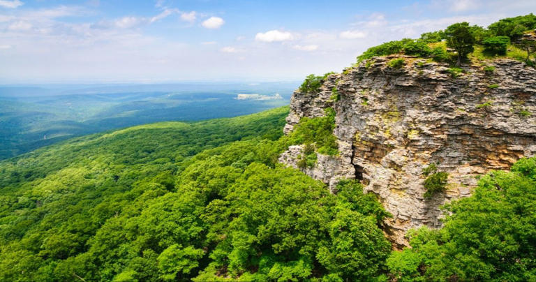 10 Scenic Road Trips In Arkansas And Their Best Stops