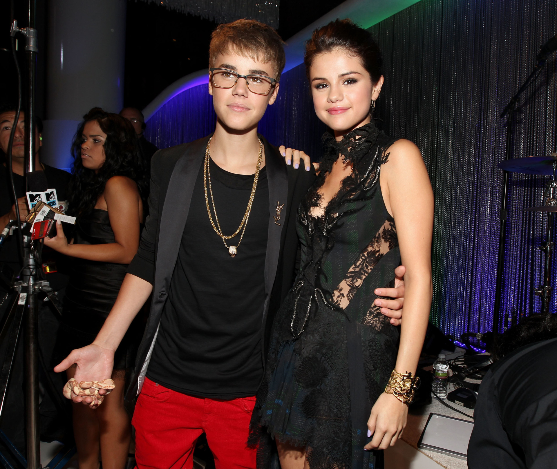 <p>According to reports, Bieber allegedly began sending malicious messages to the singer following their breakup.</p>