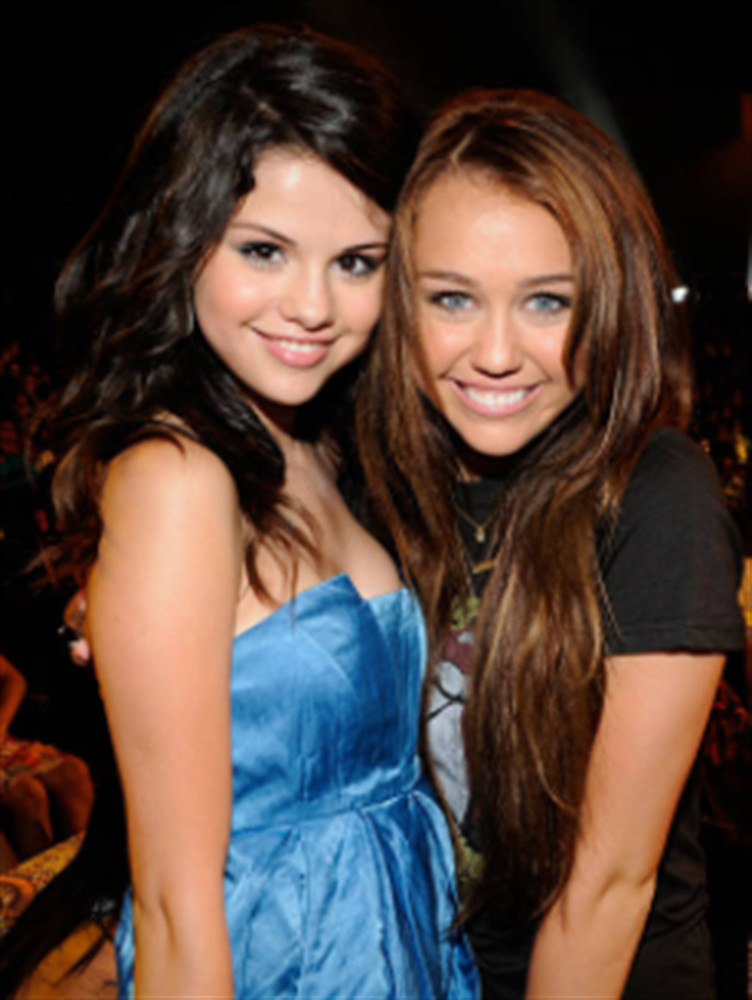 <p>During a performance of her song 'FU' in Italy in 2015, Cyrus projected an image of Selena Gomez, Justin Bieber's ex, on stage. Selena didn't appreciate being mocked and made fun of. However, thankfully, the two have managed to reconcile their differences since then.</p> <p>See also: <a href="https://www.starsinsider.com/celebrity/459487/most-notorious-actor-and-director-feuds">Most notorious actor and director feuds</a></p>