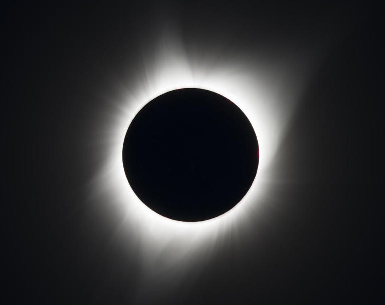Will the weather affect how much of the eclipse can be seen in Farmington?