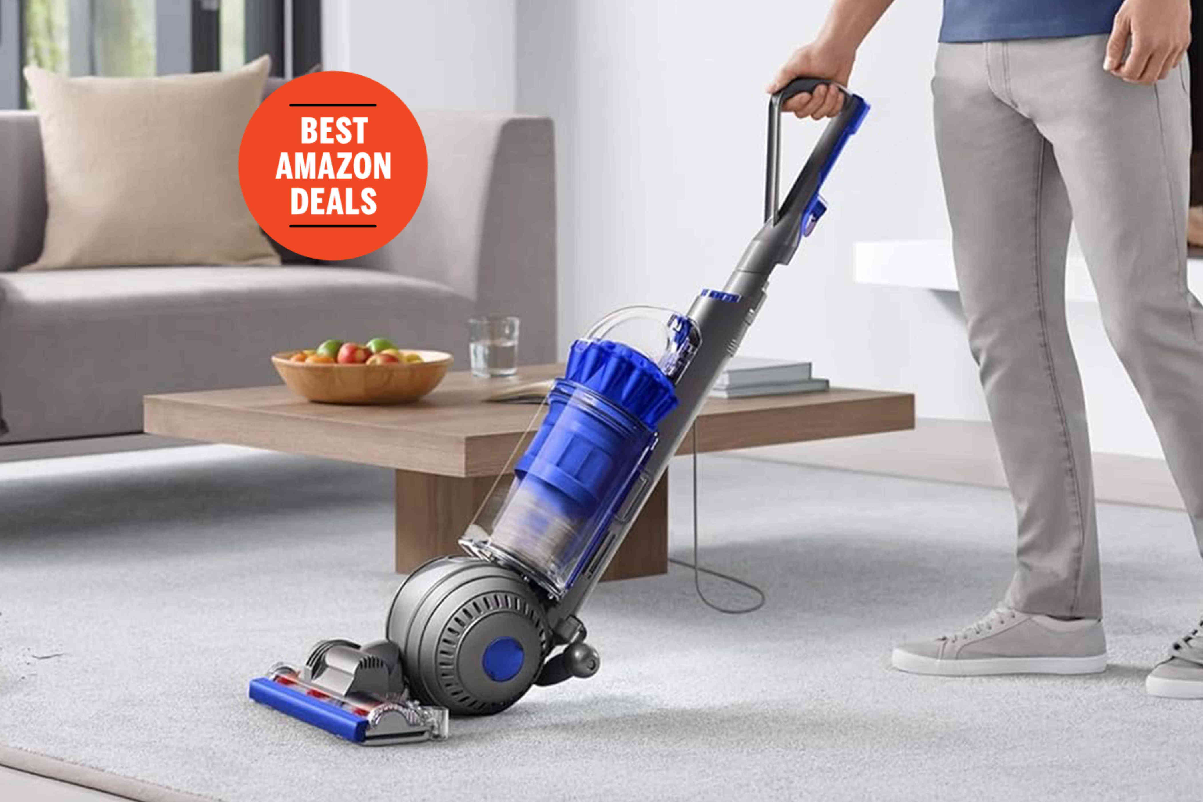 Рейтинг пылесосов мешка сбора пыли. Dyson Vacuum Cleaner. Вертикальный пылесос Dyson DC. Dyson v10 пылесборник. Дайсон моющий пылесос вертикальный.