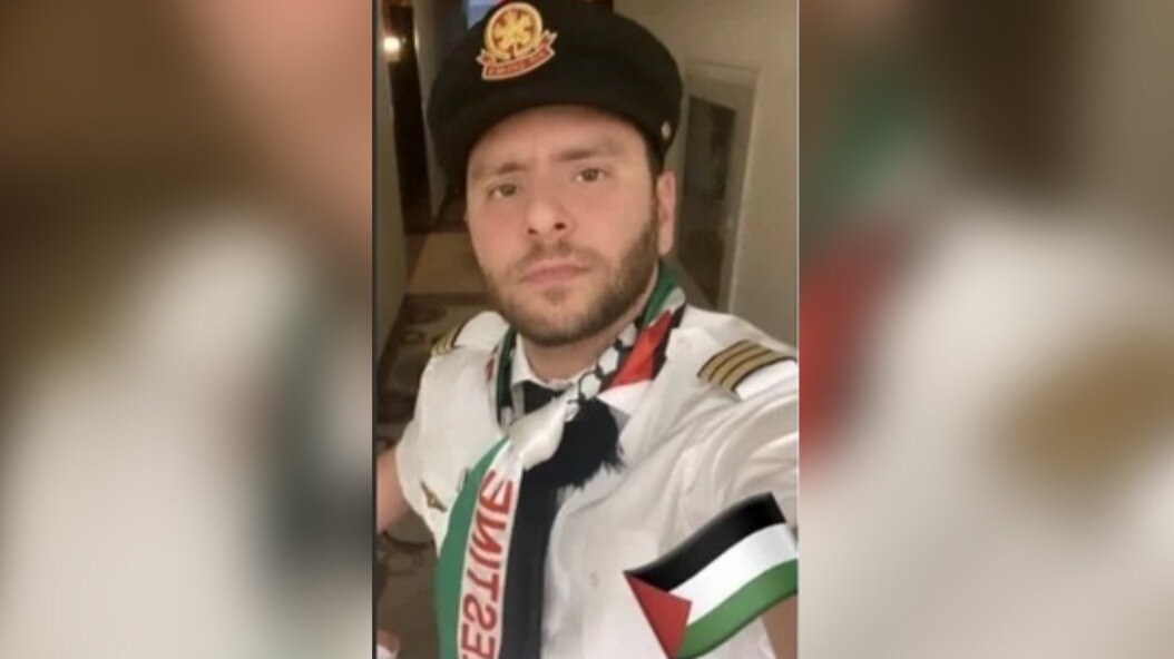 air-canada-pilot-suspended-for-anti-israel-posts-wearing-pro-palestine