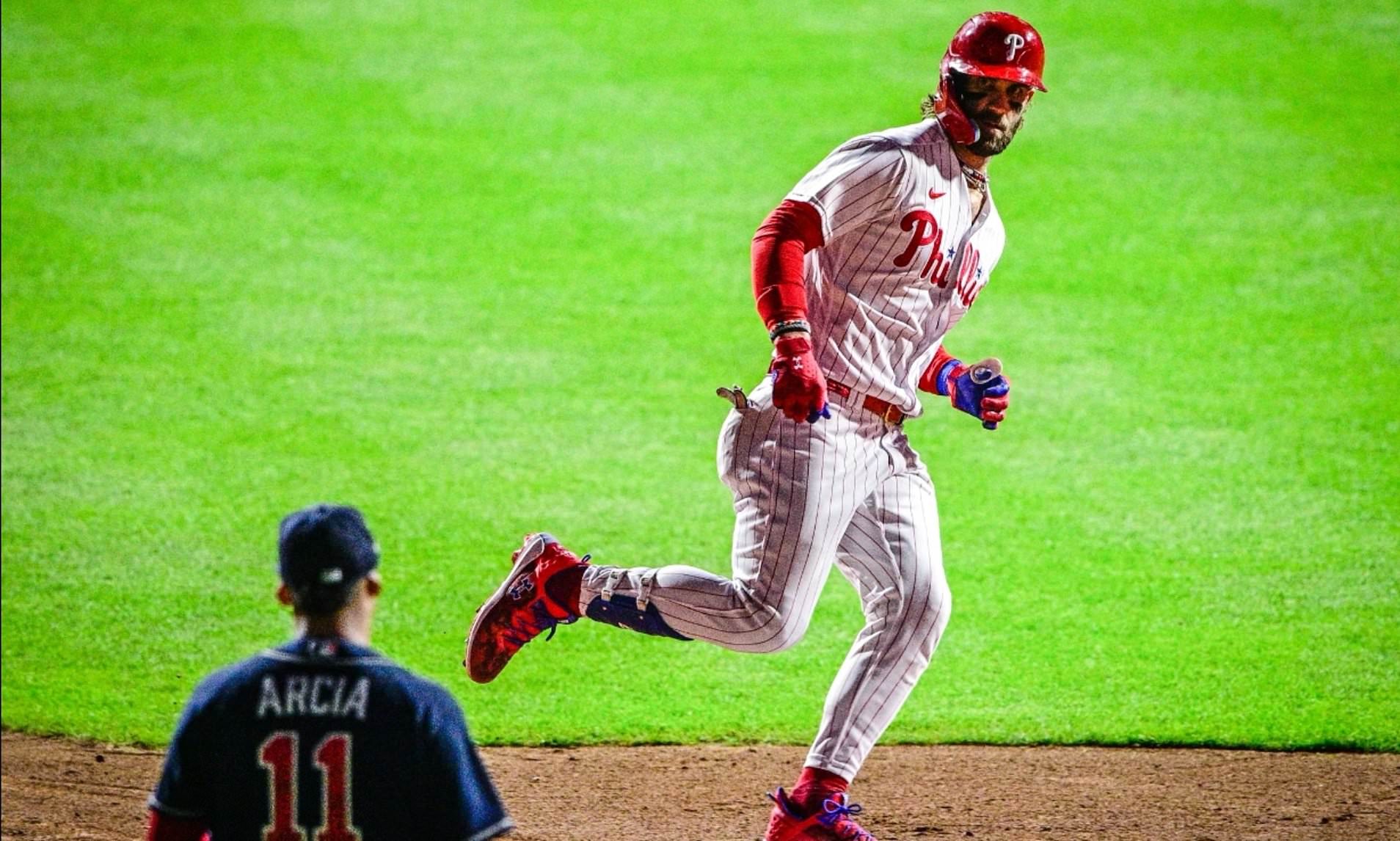 Bryce Harper Stares Down Orlando Arcia After Hitting Three Run Homer   AA1i4mIu.img