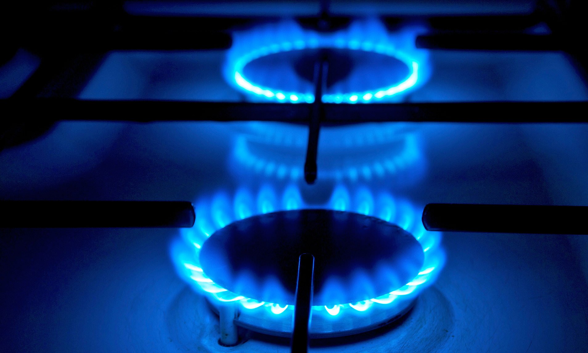 Голубое топливо. ГАЗ голубое топливо. Электричество+ ГАЗ. ГАЗ В домах голубое топливо. Фото голубого топлива.