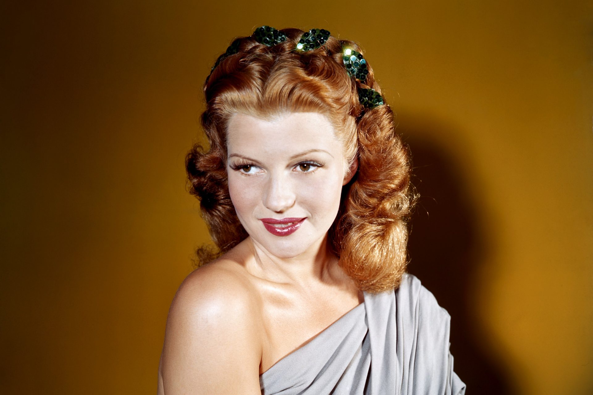 Rita Hayworth: the beautiful actress' hidden struggles