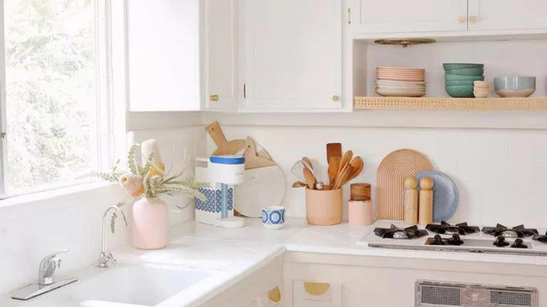 Experts weigh in on the best paint colors for your small kitchen