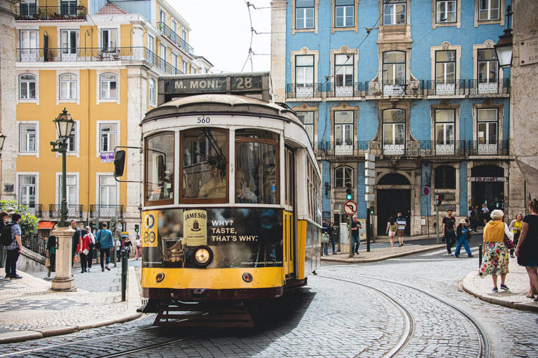 Tram in Lisbon (photo: Paulo Evangelista)