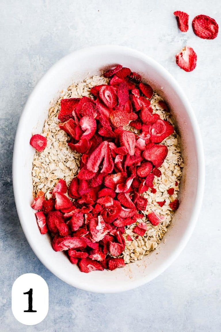 Healthy Strawberry Baked Oatmeal
