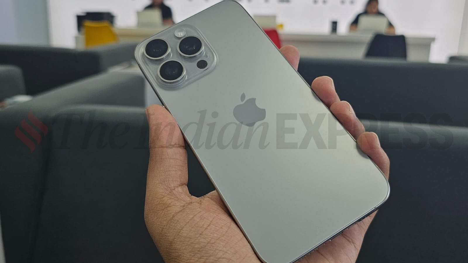 android, apple iphone 15 pro max chosen as the best-selling smartphone of q1 2024