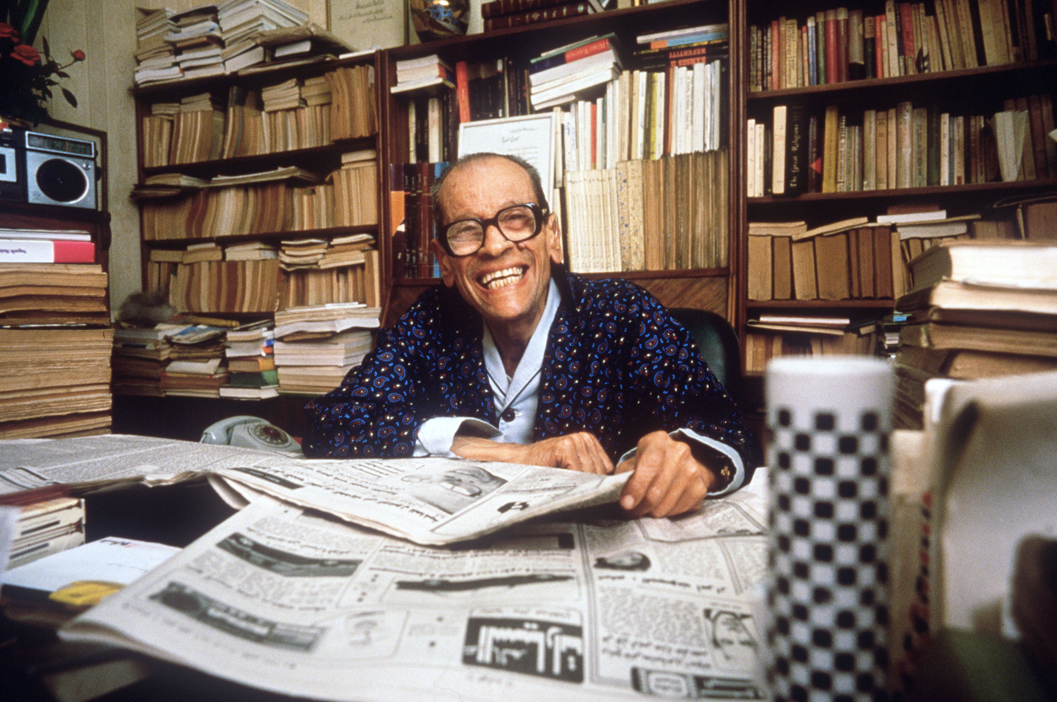 Нагиб махфуз. Naguib Mahfouz. Нагиб Махфуз Нобелевская премия. Мухаммед нагиб. Naguib Mahfouz Википедия.