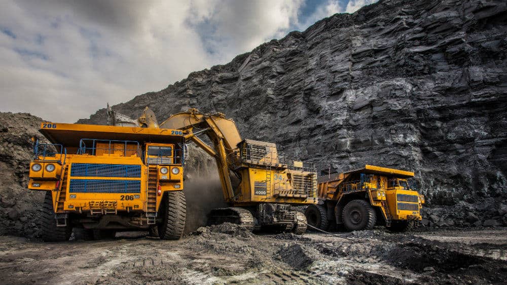 2 Top Mining Stocks to Buy on the TSX Today