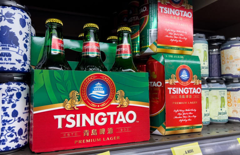 Worker caught on video peeing into tank at Chinese Tsingtao beer factory