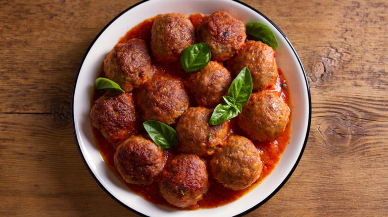 The Chef-Approved Secret Ingredient For Incredibly Flavorful Meatballs